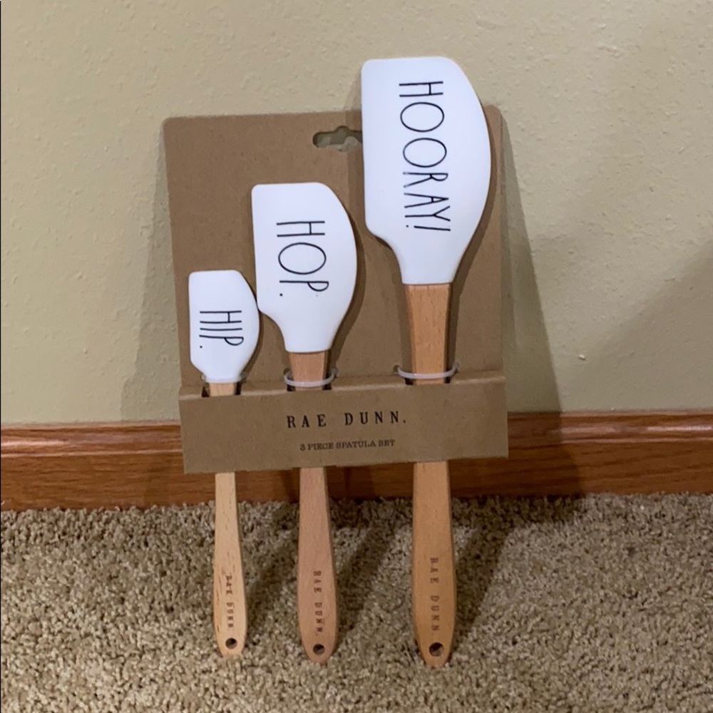 NWT Rae Dunn 3 piece Easter spatula set